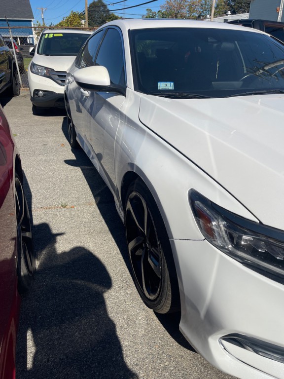 2019 Honda Accord Image 2