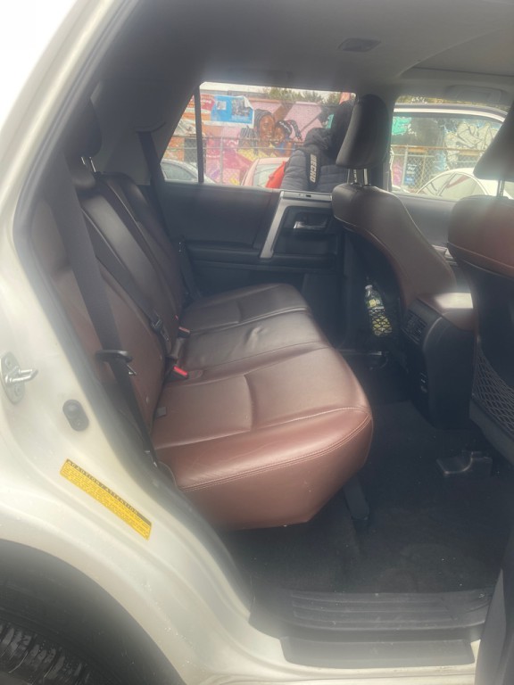 2016 Toyota 4Runner Image 6