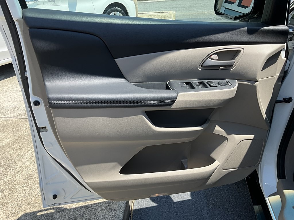 2012 Honda Odyssey Image 11