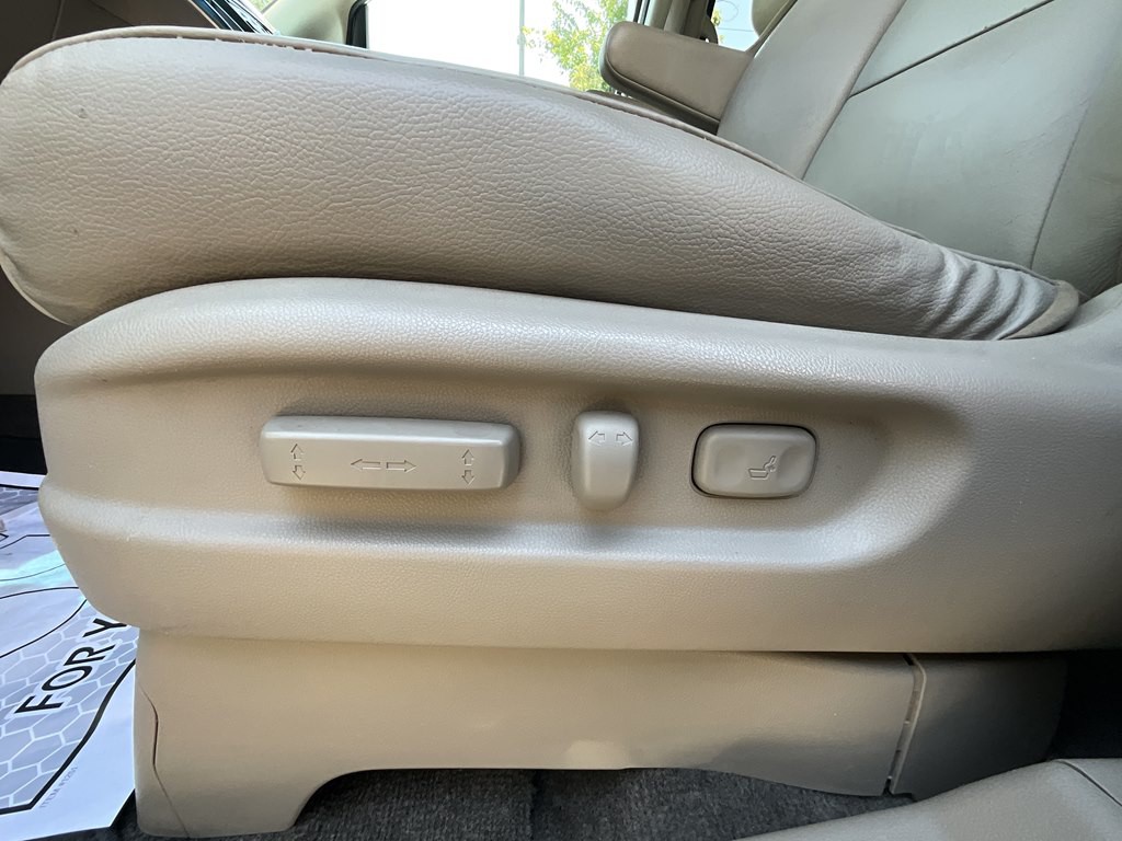 2012 Honda Odyssey Image 18