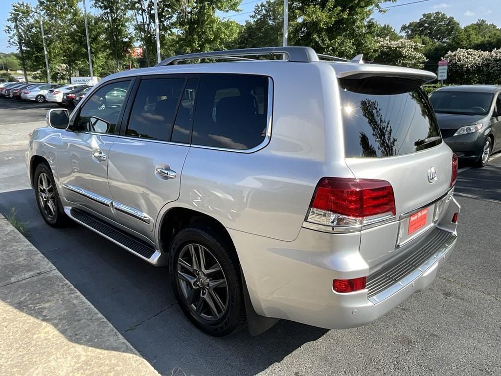 2013 Lexus LX Image 4