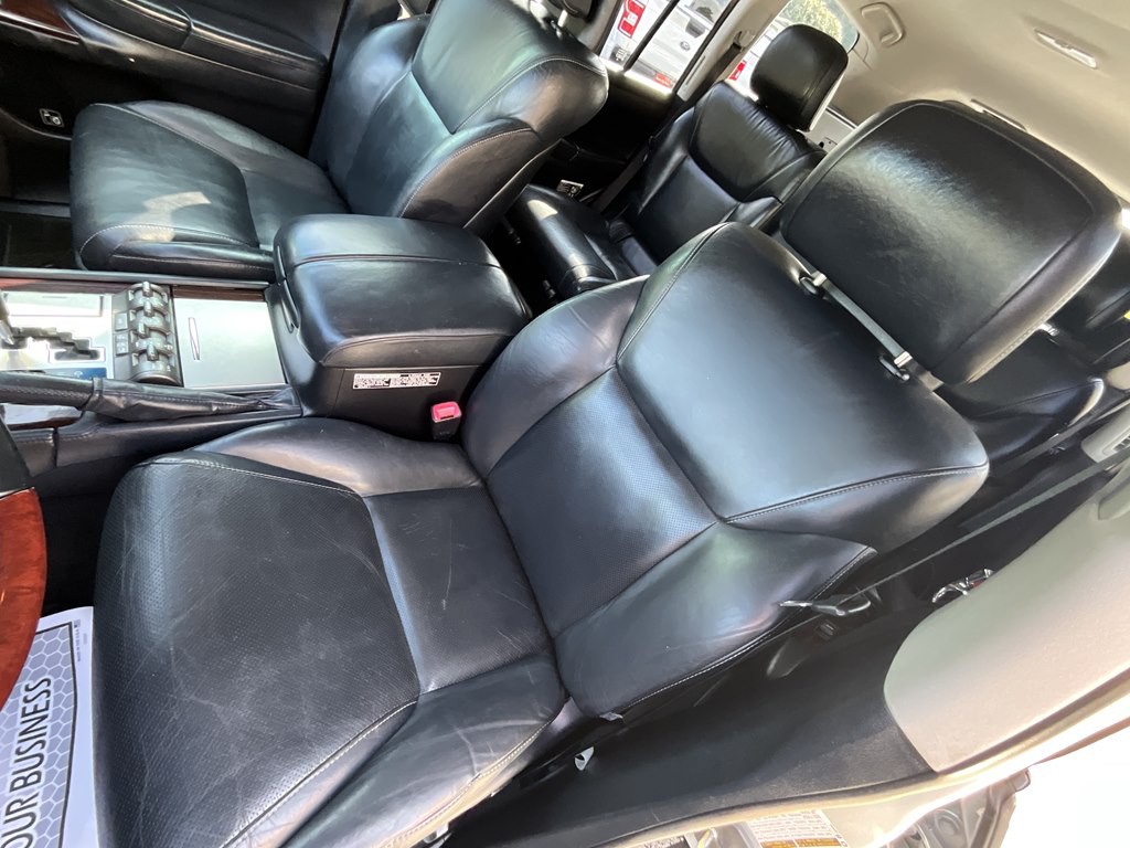 2013 Lexus LX Image 16