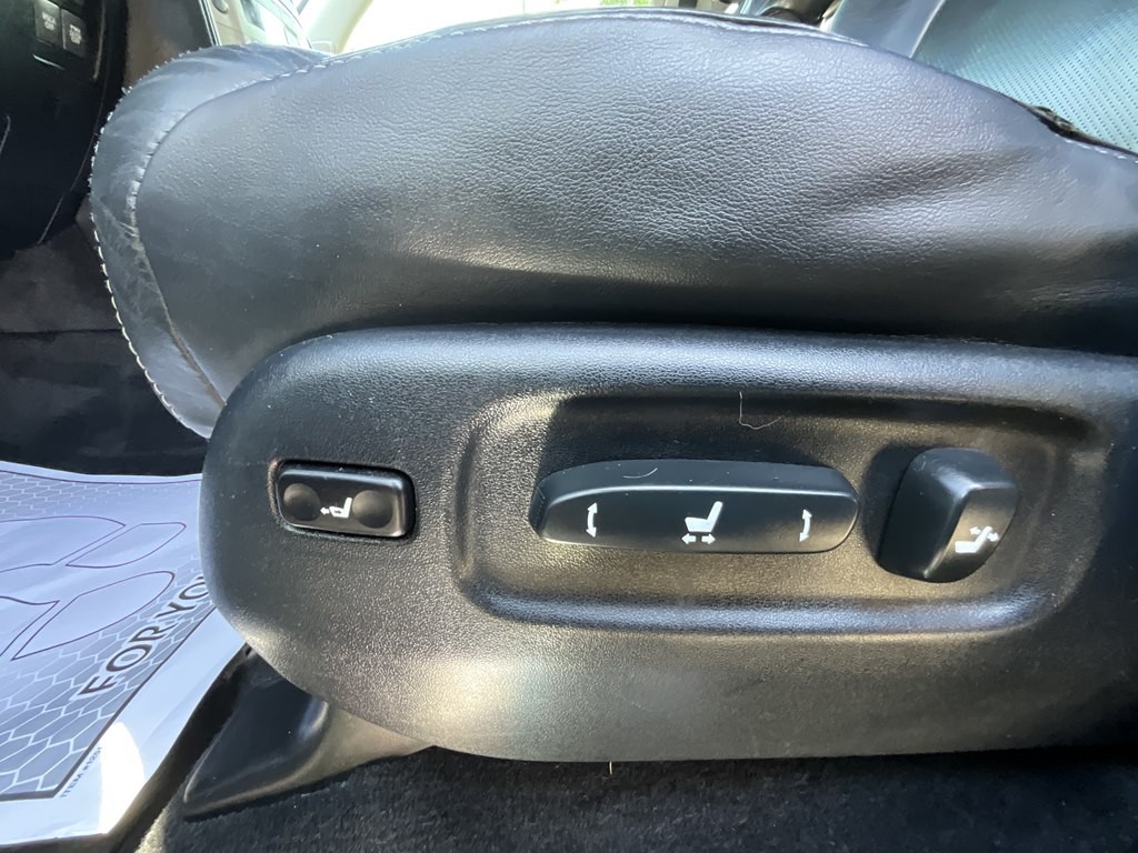 2013 Lexus LX Image 17