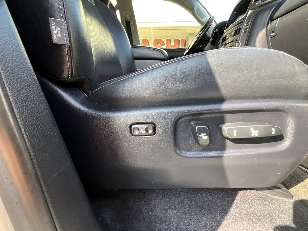 2013 Lexus LX Image 20