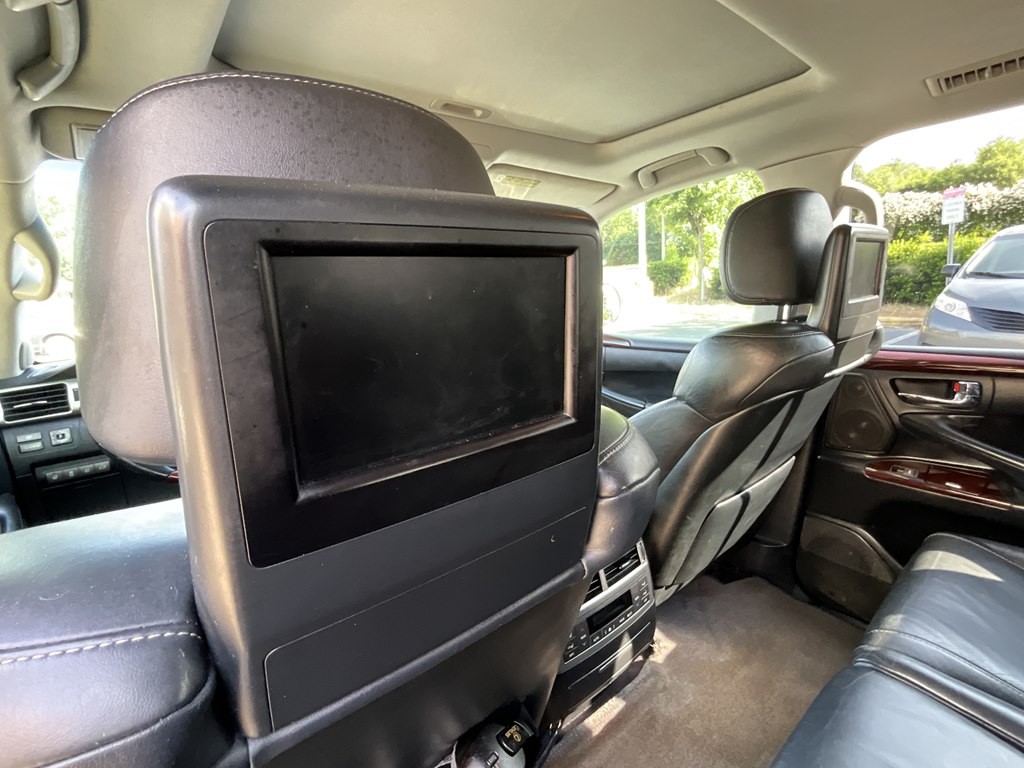2013 Lexus LX Image 22