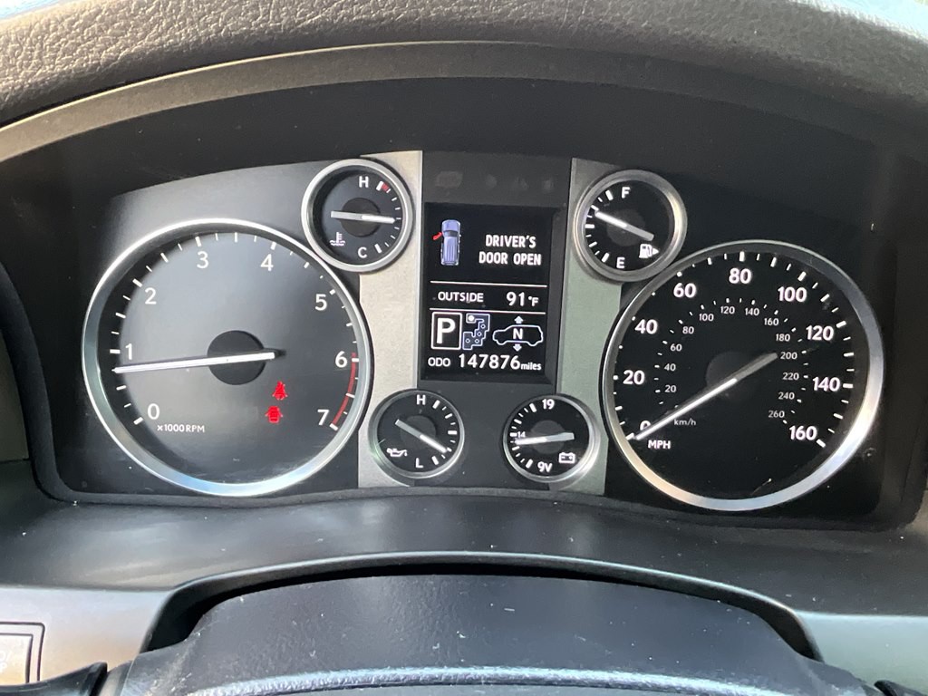 2013 Lexus LX Image 25
