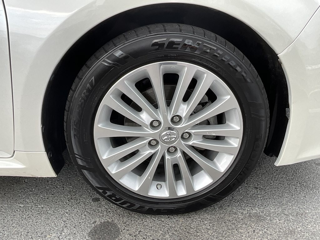2015 Toyota Avalon Image 8