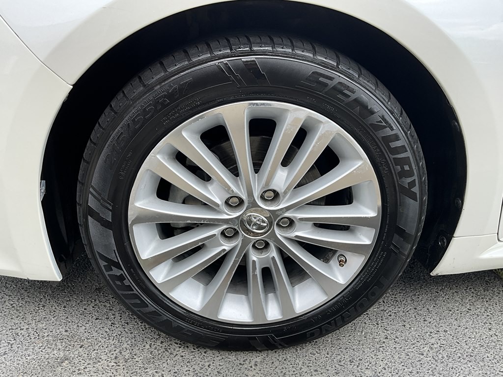 2015 Toyota Avalon Image 9