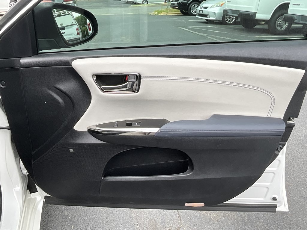 2015 Toyota Avalon Image 12