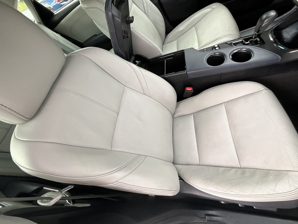 2015 Toyota Avalon Image 17
