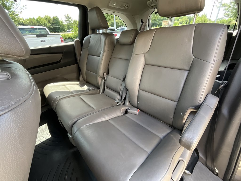 2015 Honda Odyssey Image 17