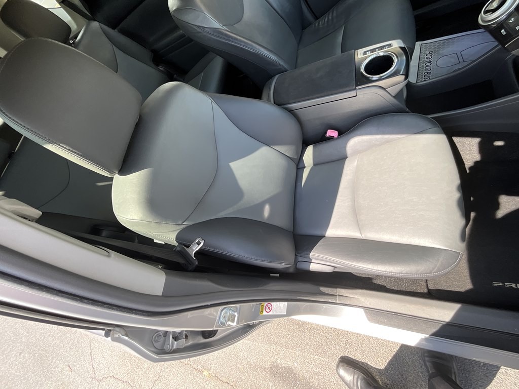 2013 Toyota Prius Image 16