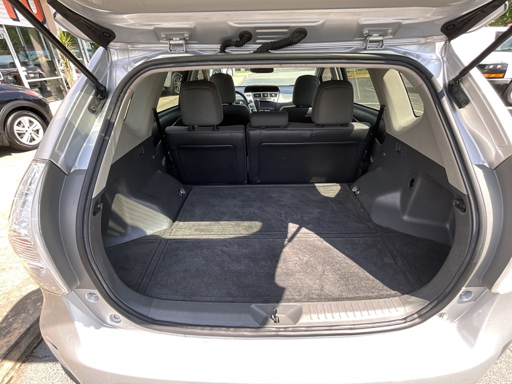 2013 Toyota Prius Image 18
