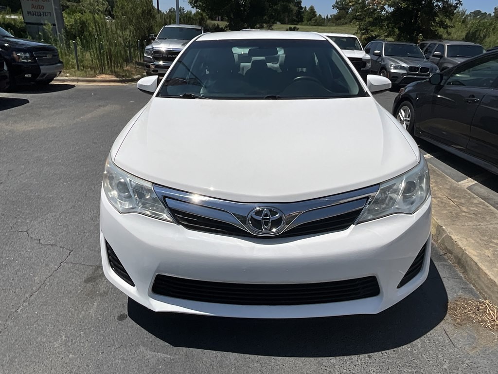 2014 Toyota Camry Image 2