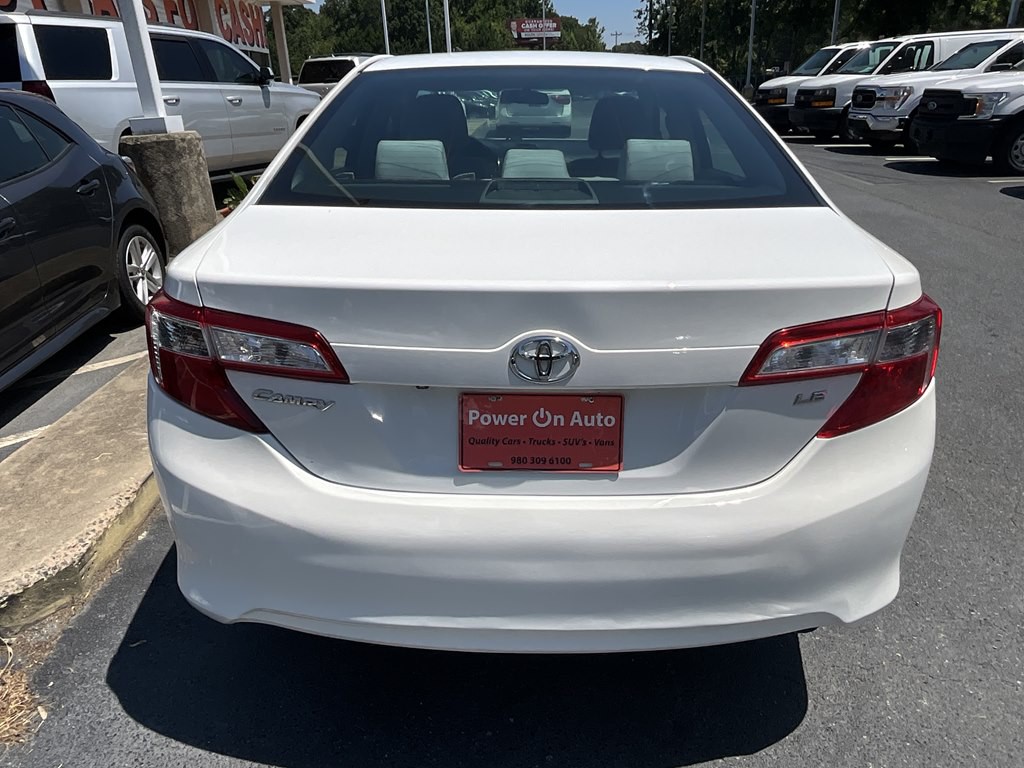 2014 Toyota Camry Image 5