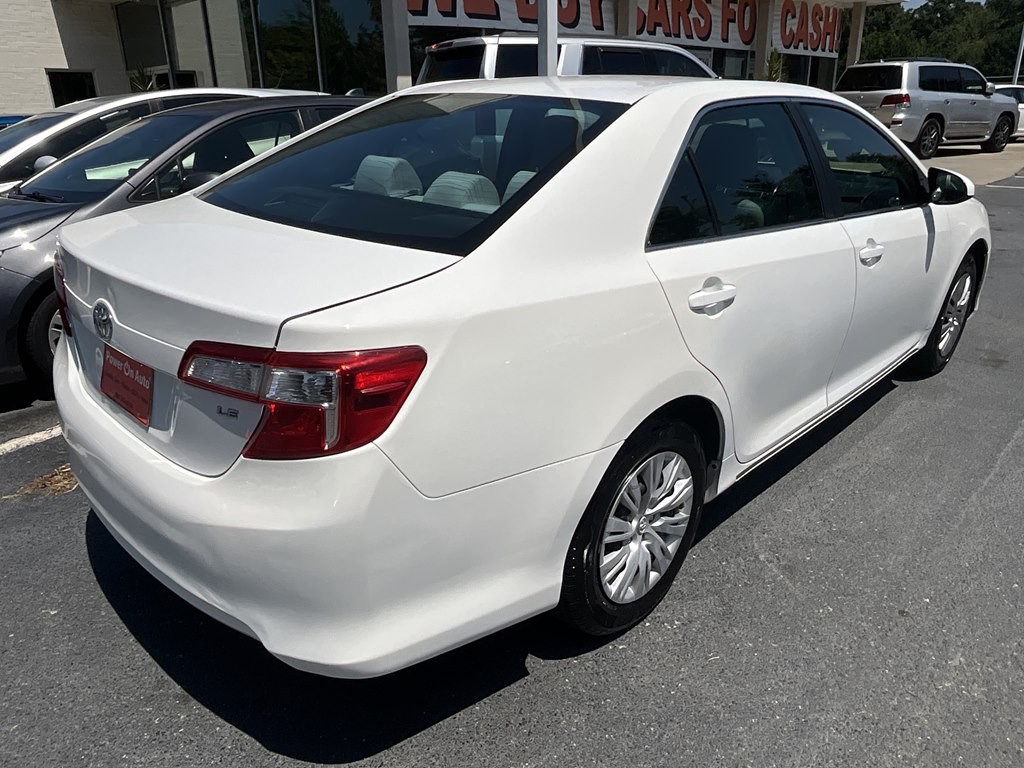 2014 Toyota Camry Image 6