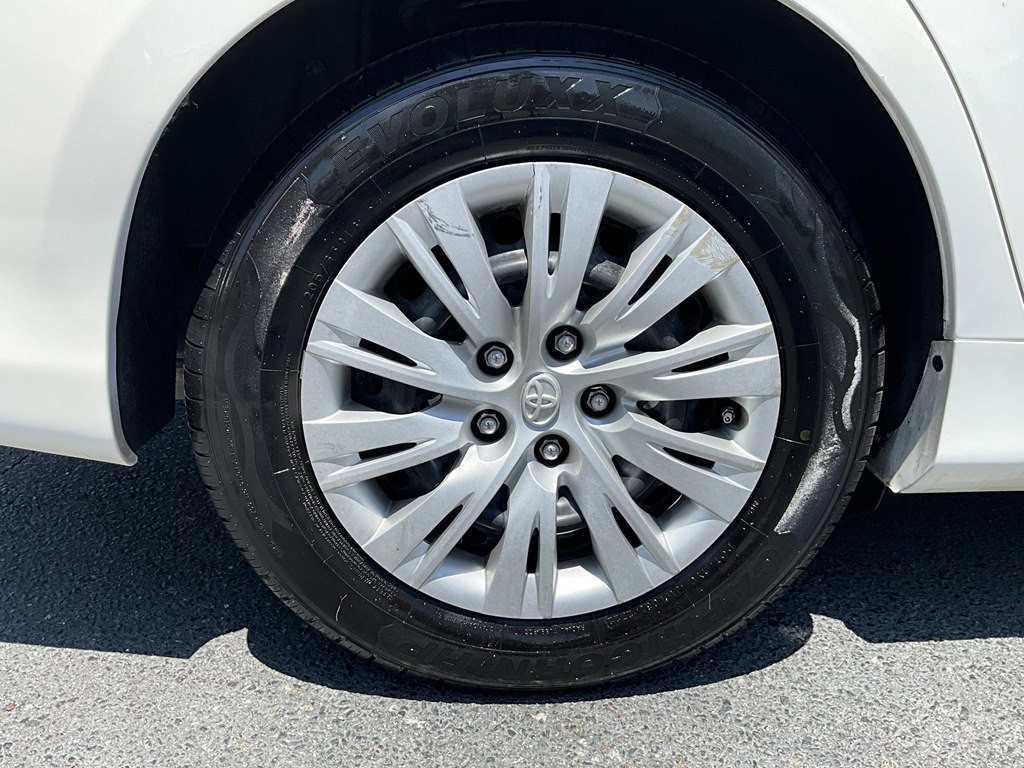 2014 Toyota Camry Image 7