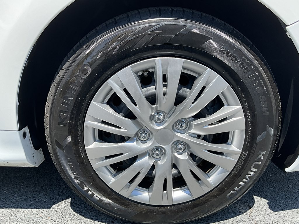 2014 Toyota Camry Image 8
