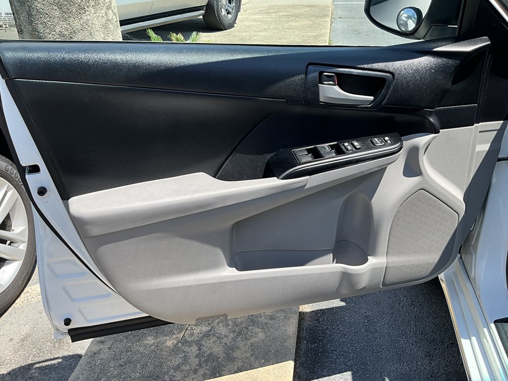 2014 Toyota Camry Image 11