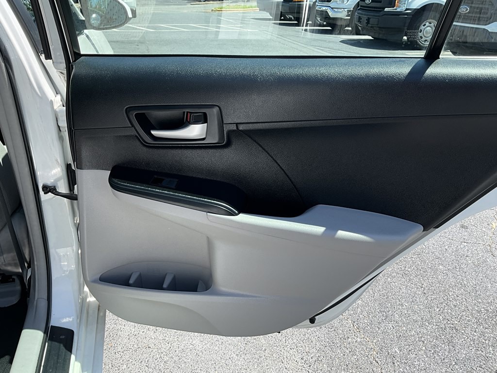 2014 Toyota Camry Image 13