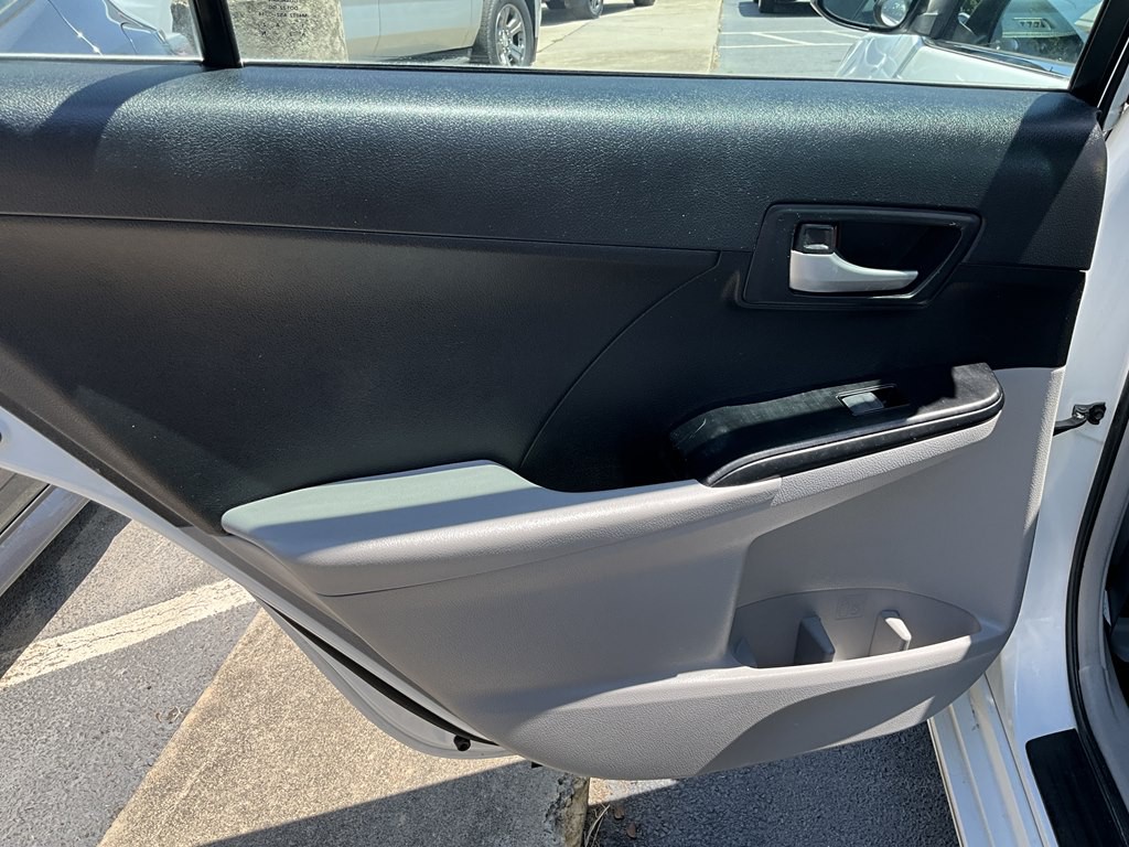 2014 Toyota Camry Image 14