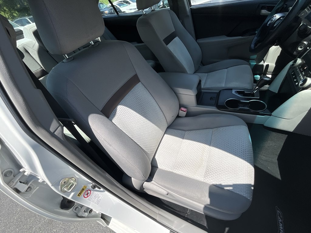2014 Toyota Camry Image 18