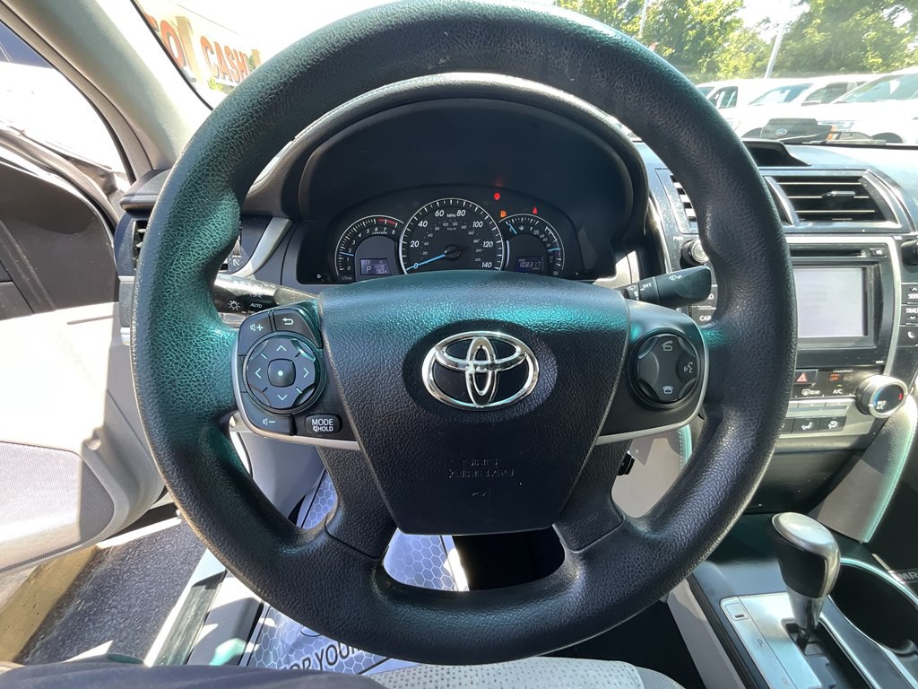 2014 Toyota Camry Image 20
