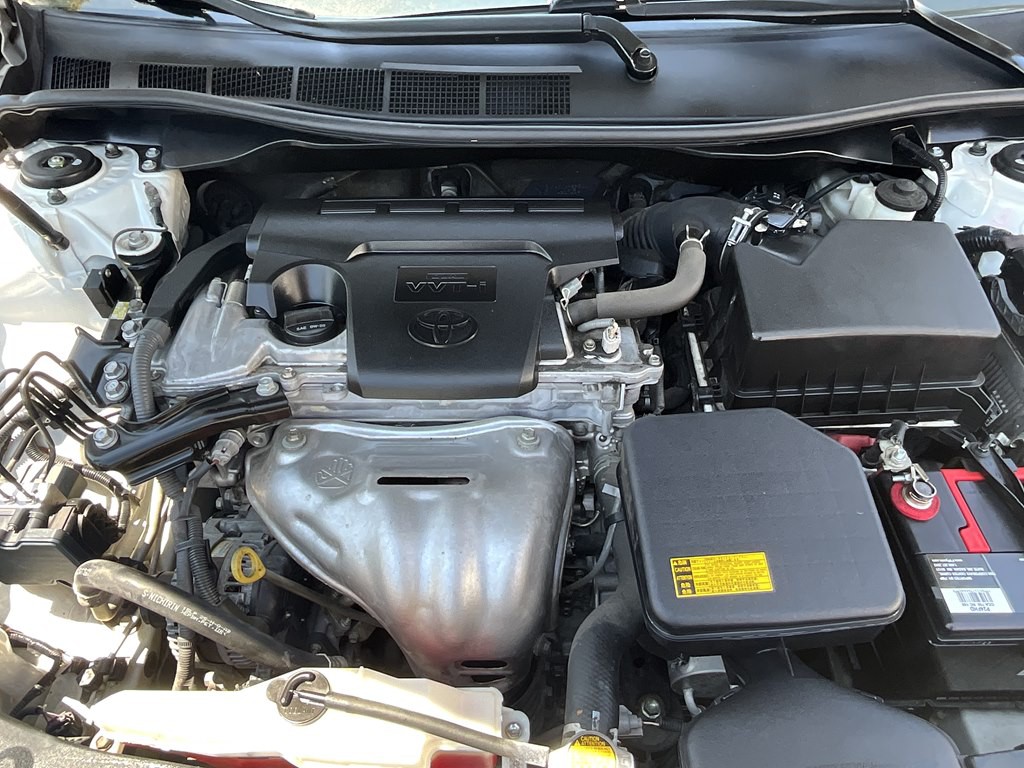 2014 Toyota Camry Image 24