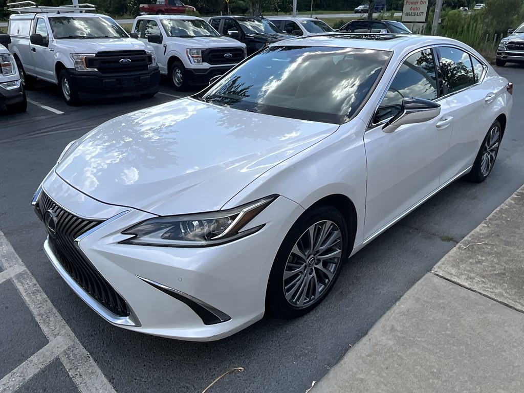 2019 Lexus ES Image 3