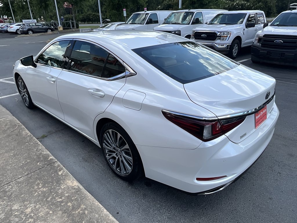 2019 Lexus ES Image 4