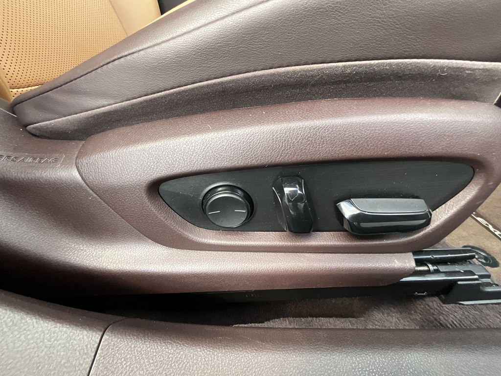 2019 Lexus ES Image 18
