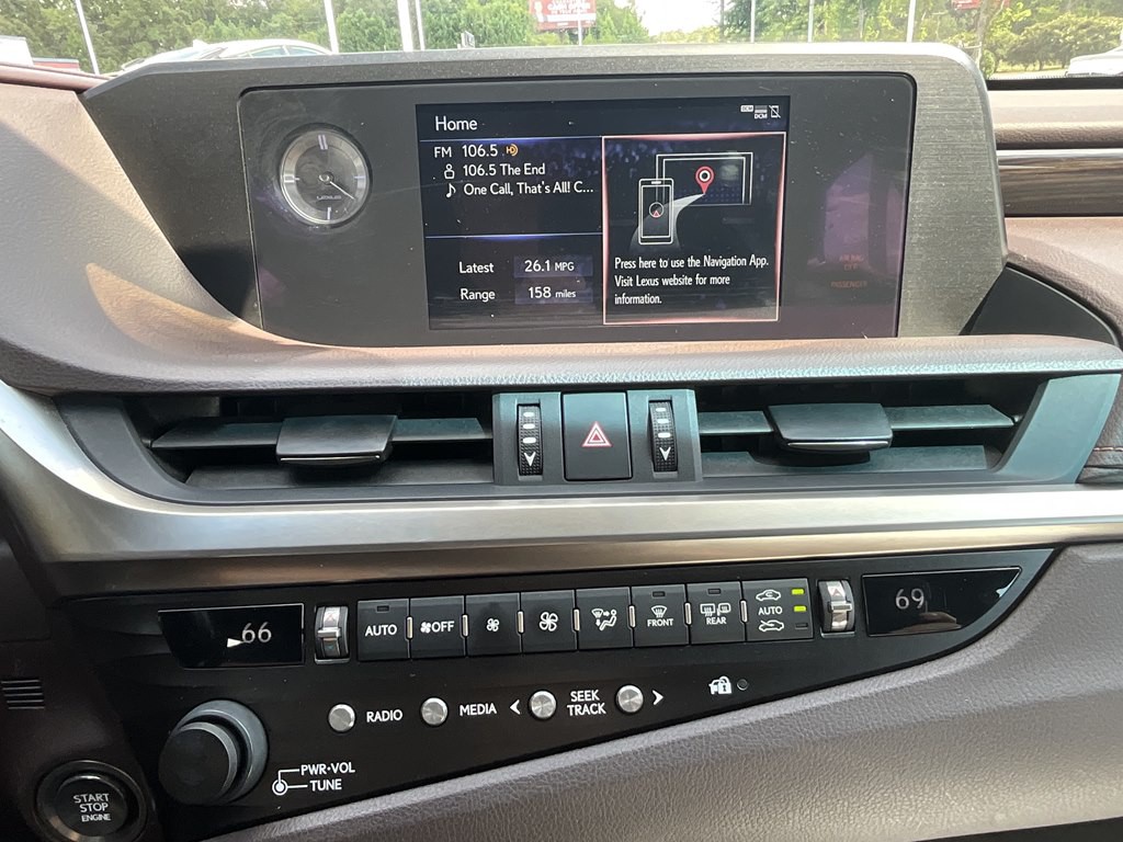 2019 Lexus ES Image 23