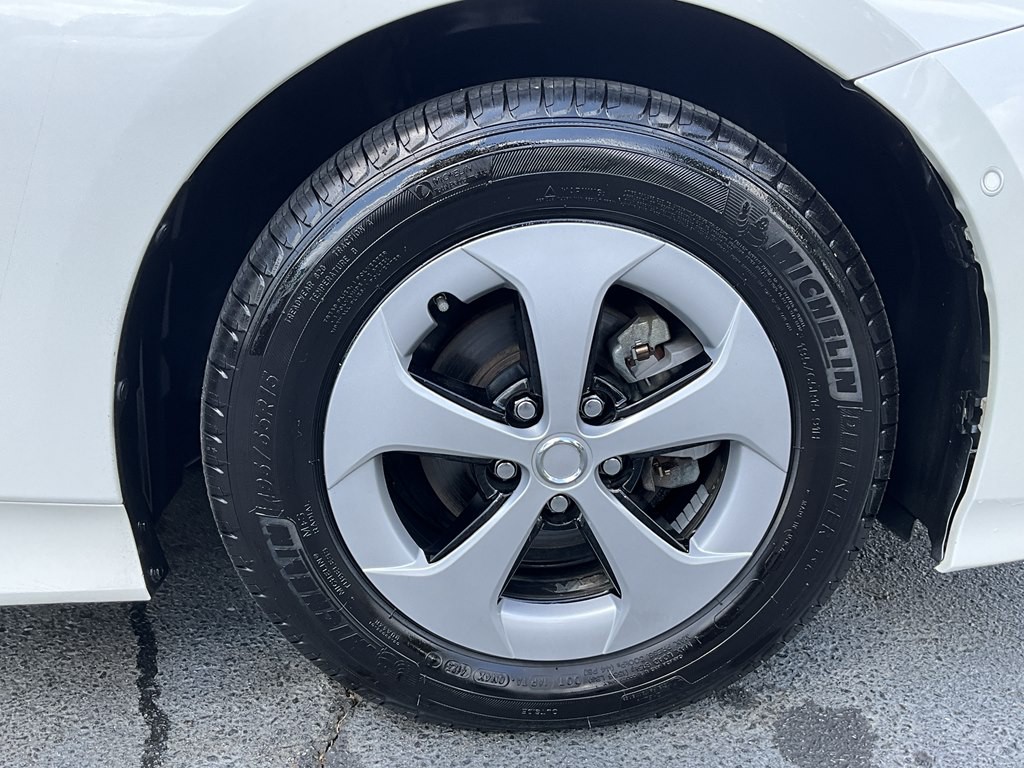 2019 Toyota Prius Image 8