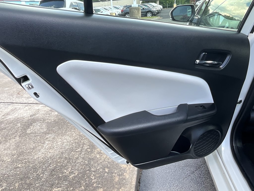2019 Toyota Prius Image 14