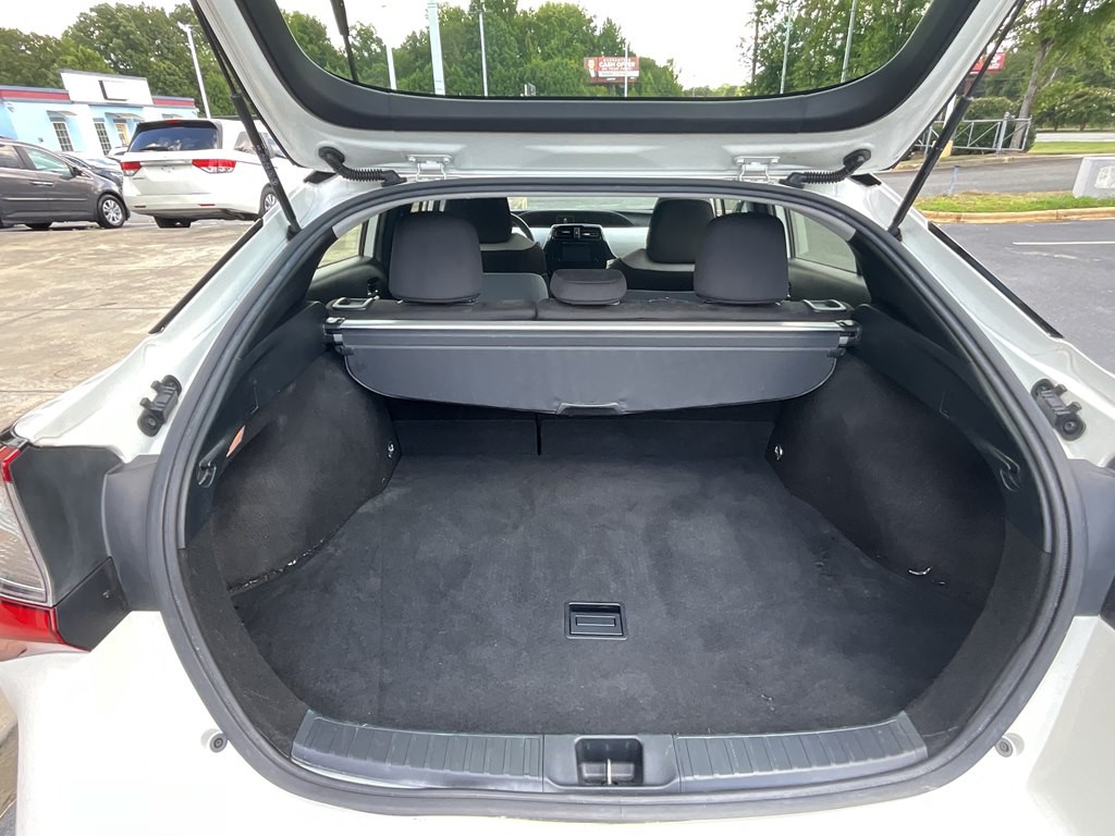 2019 Toyota Prius Image 18