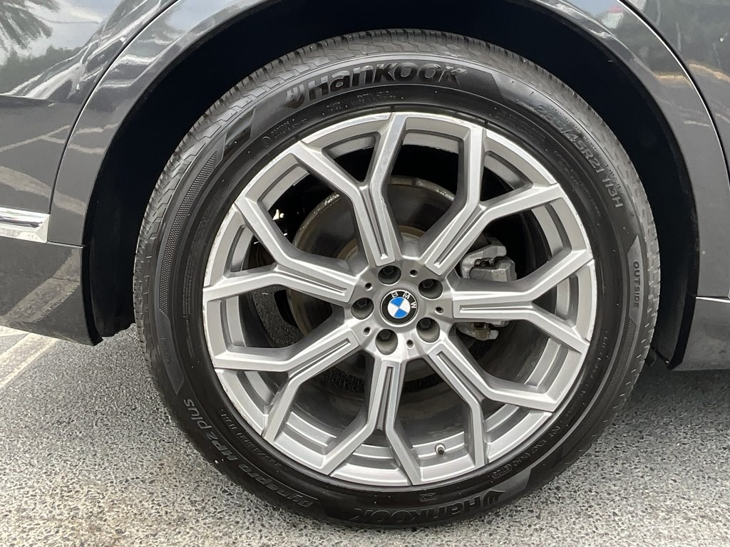 2019 BMW X7 Image 8