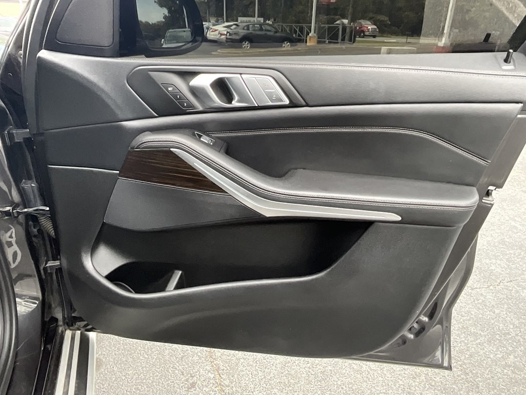 2019 BMW X7 Image 14