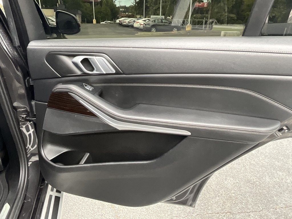 2019 BMW X7 Image 15