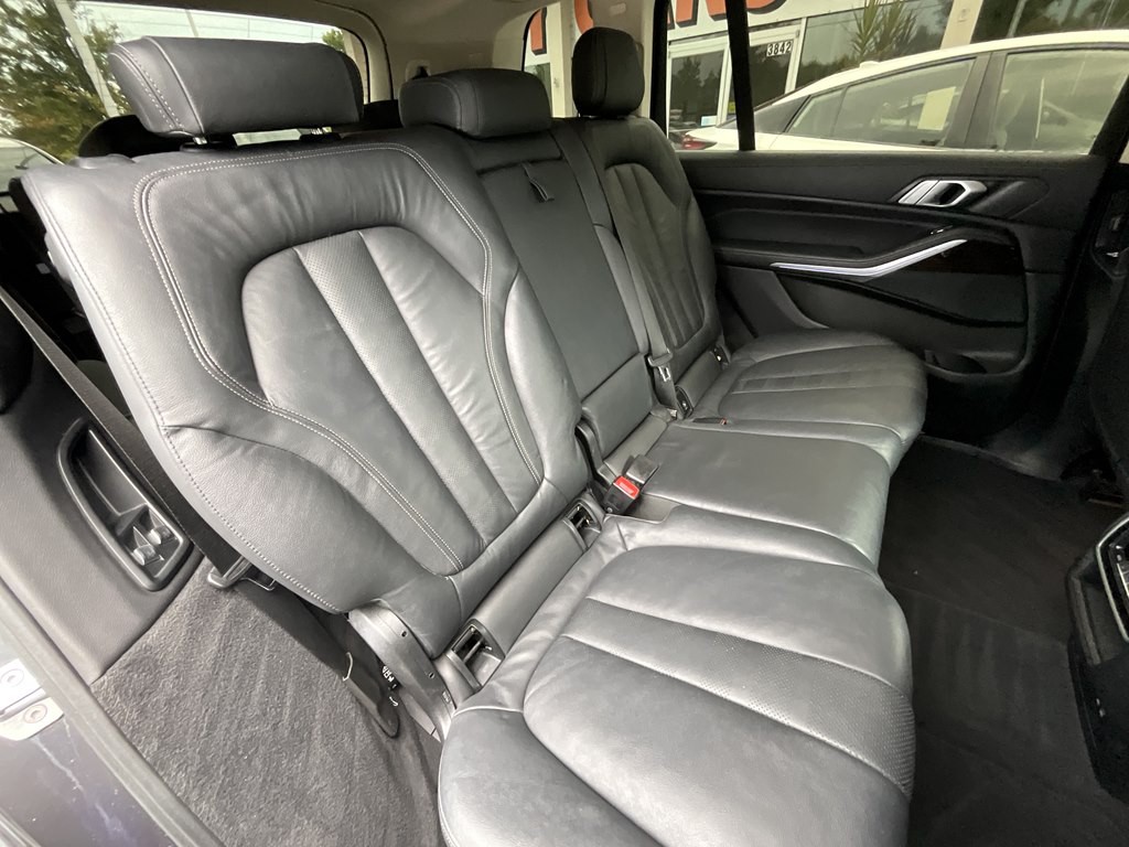 2019 BMW X7 Image 21