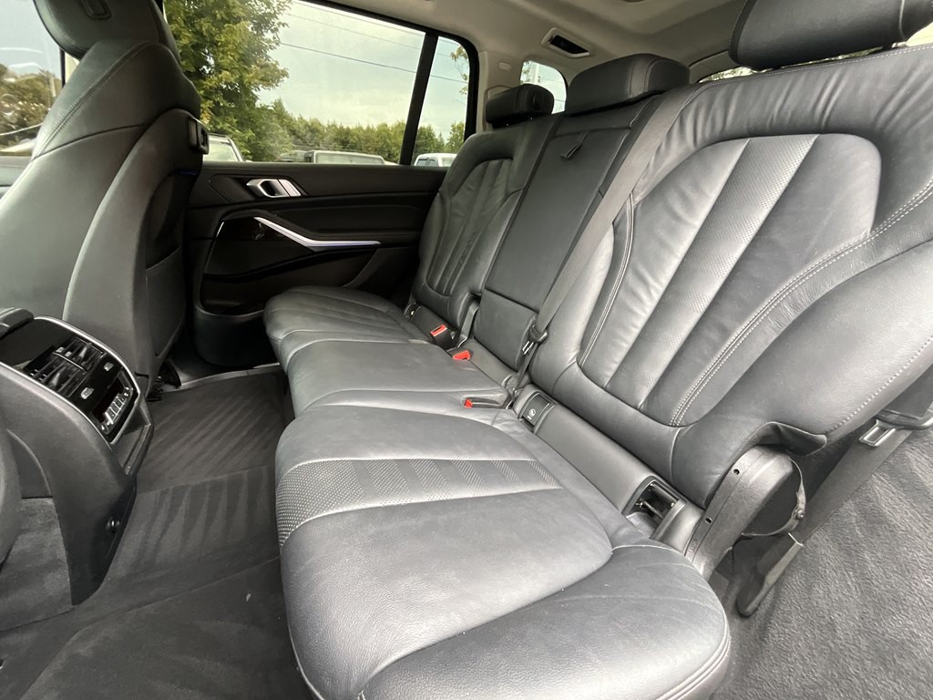 2019 BMW X7 Image 24