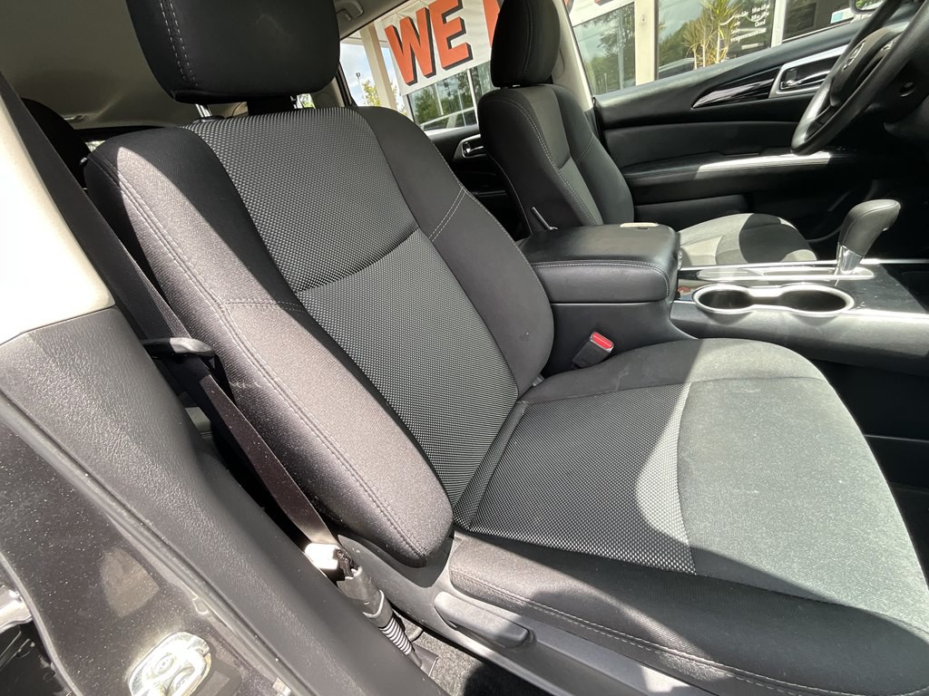 2019 Nissan Pathfinder Image 16