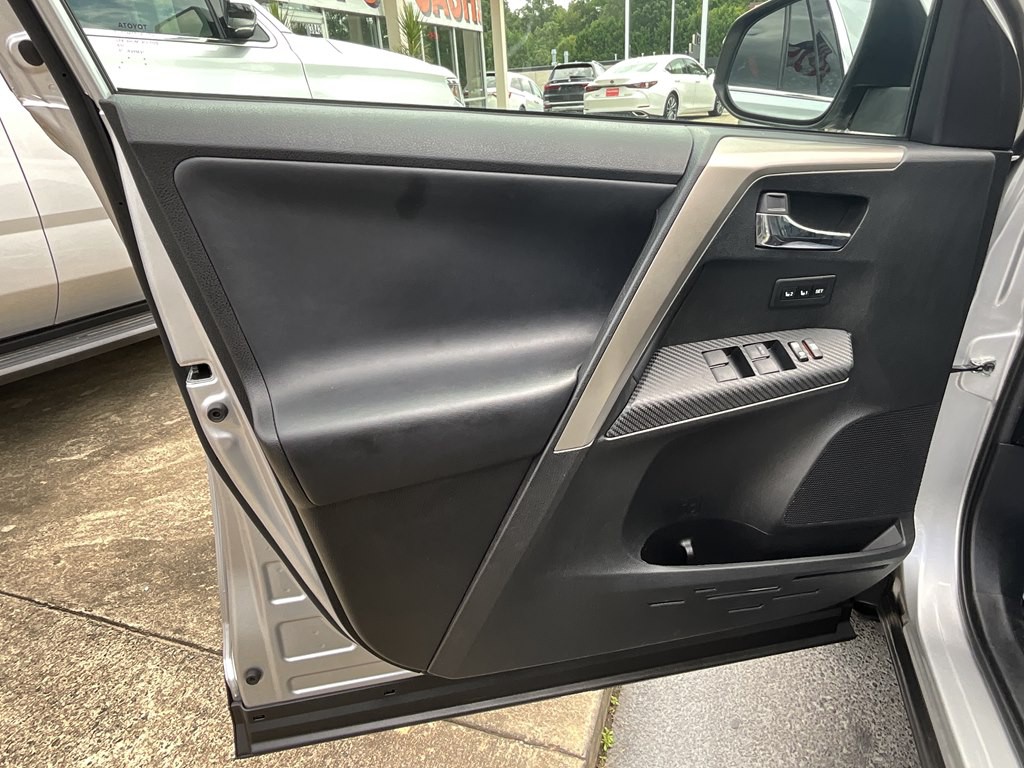 2015 Toyota Rav4 Image 11