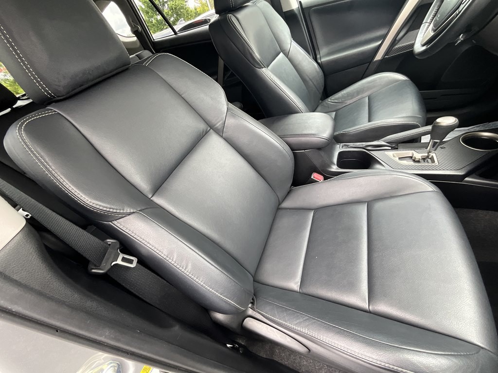 2015 Toyota Rav4 Image 17