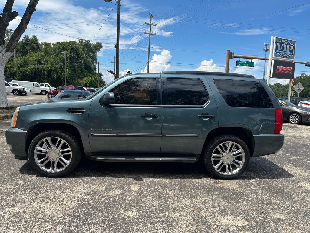 2009 Cadillac Escalade Image 2