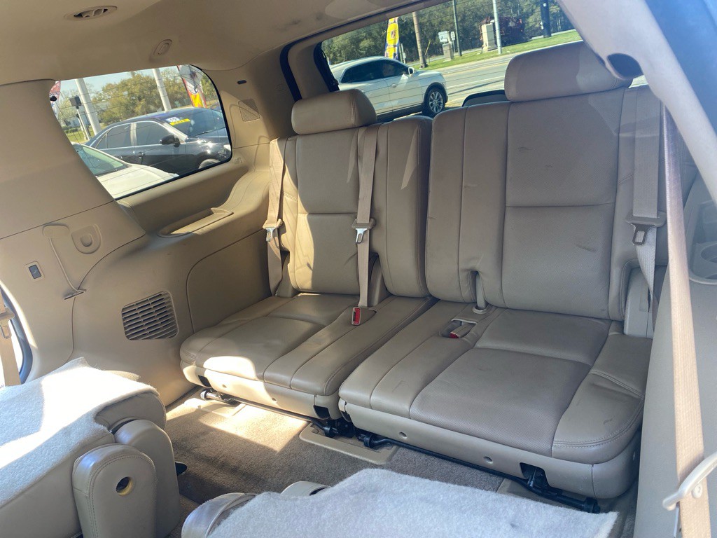 2009 Cadillac Escalade Image 17