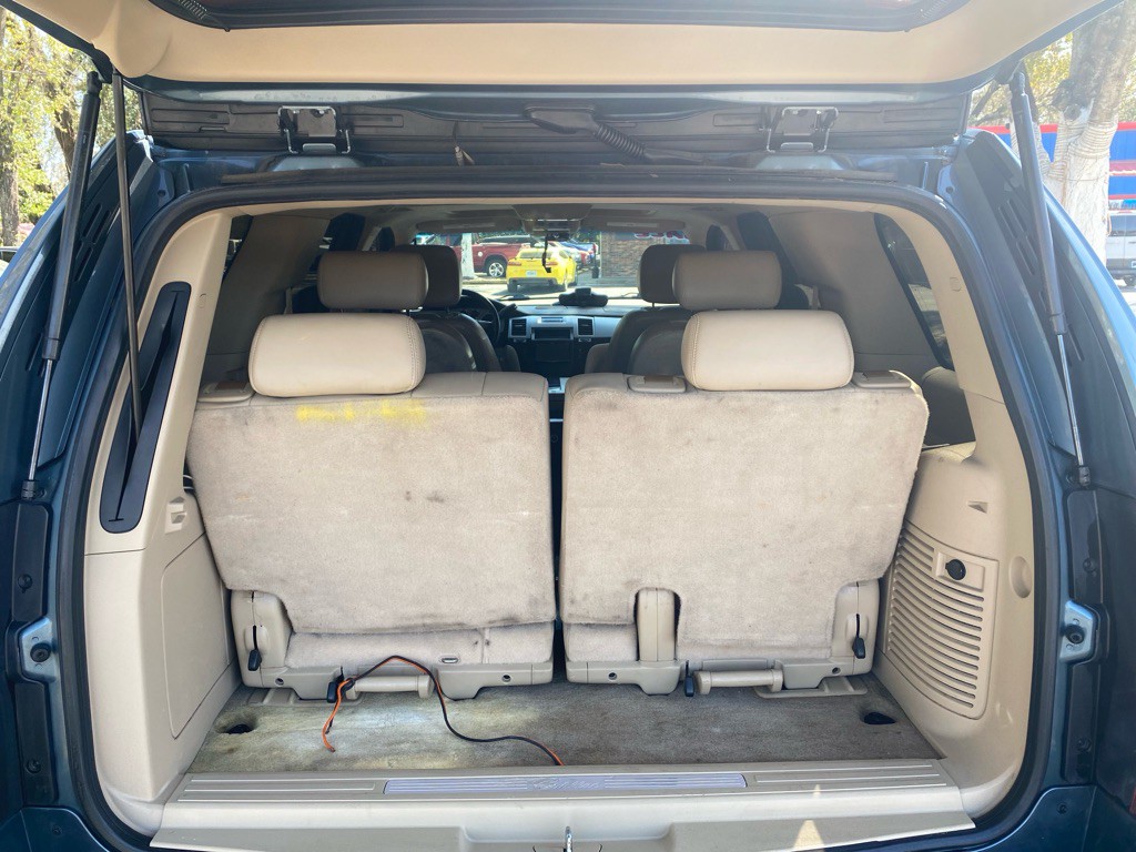 2009 Cadillac Escalade Image 18