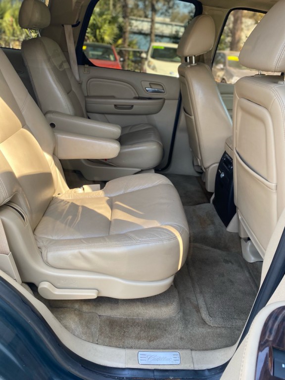 2009 Cadillac Escalade Image 19