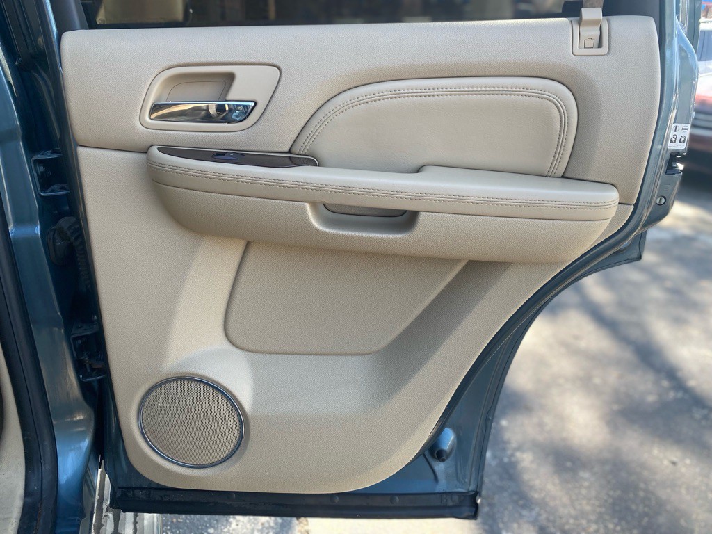 2009 Cadillac Escalade Image 20
