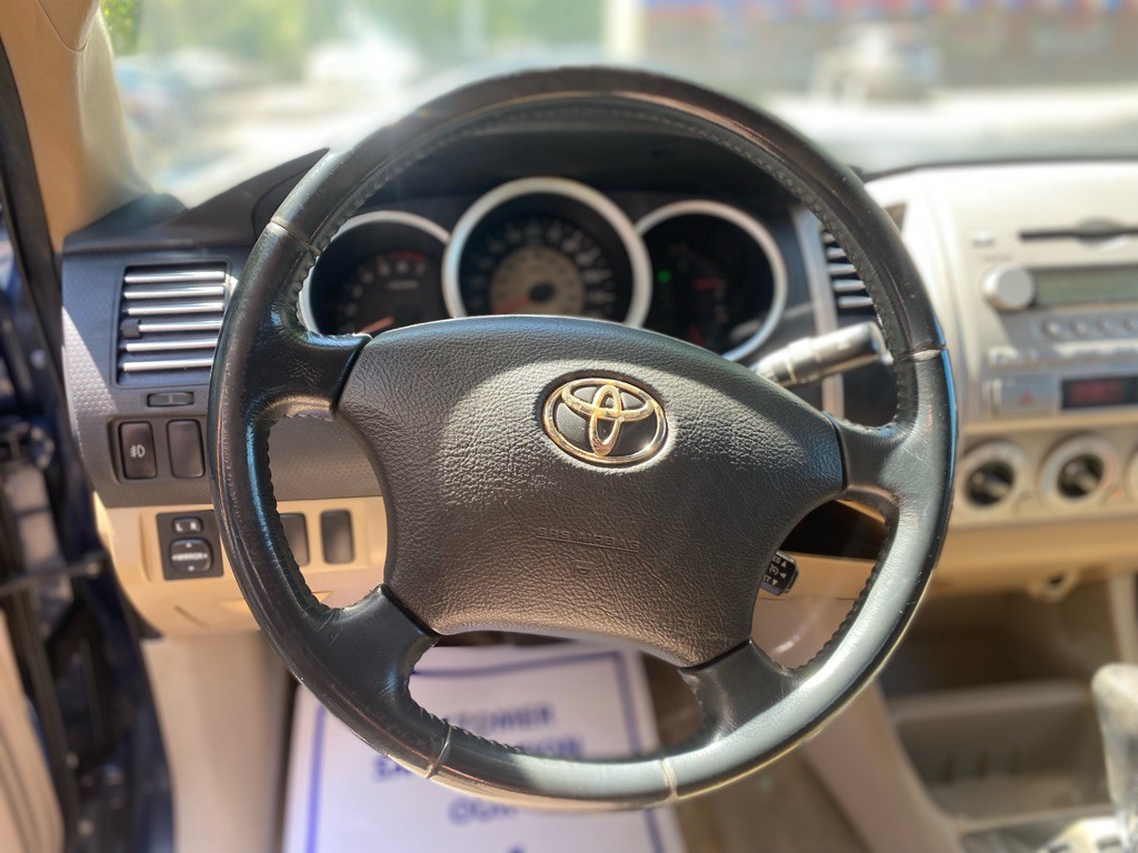 2005 Toyota Tacoma Image 12