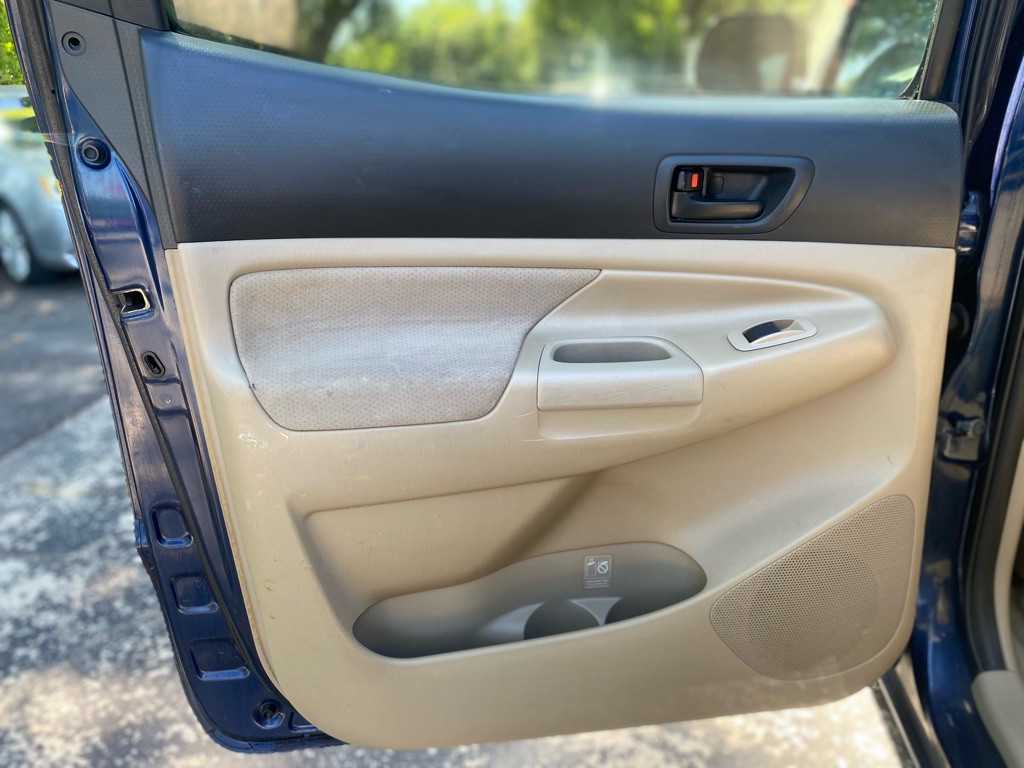 2005 Toyota Tacoma Image 17